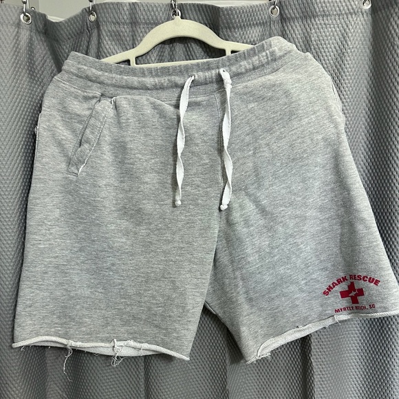 Shark Rescue Men's Shorts sz M - Picture 4 of 4